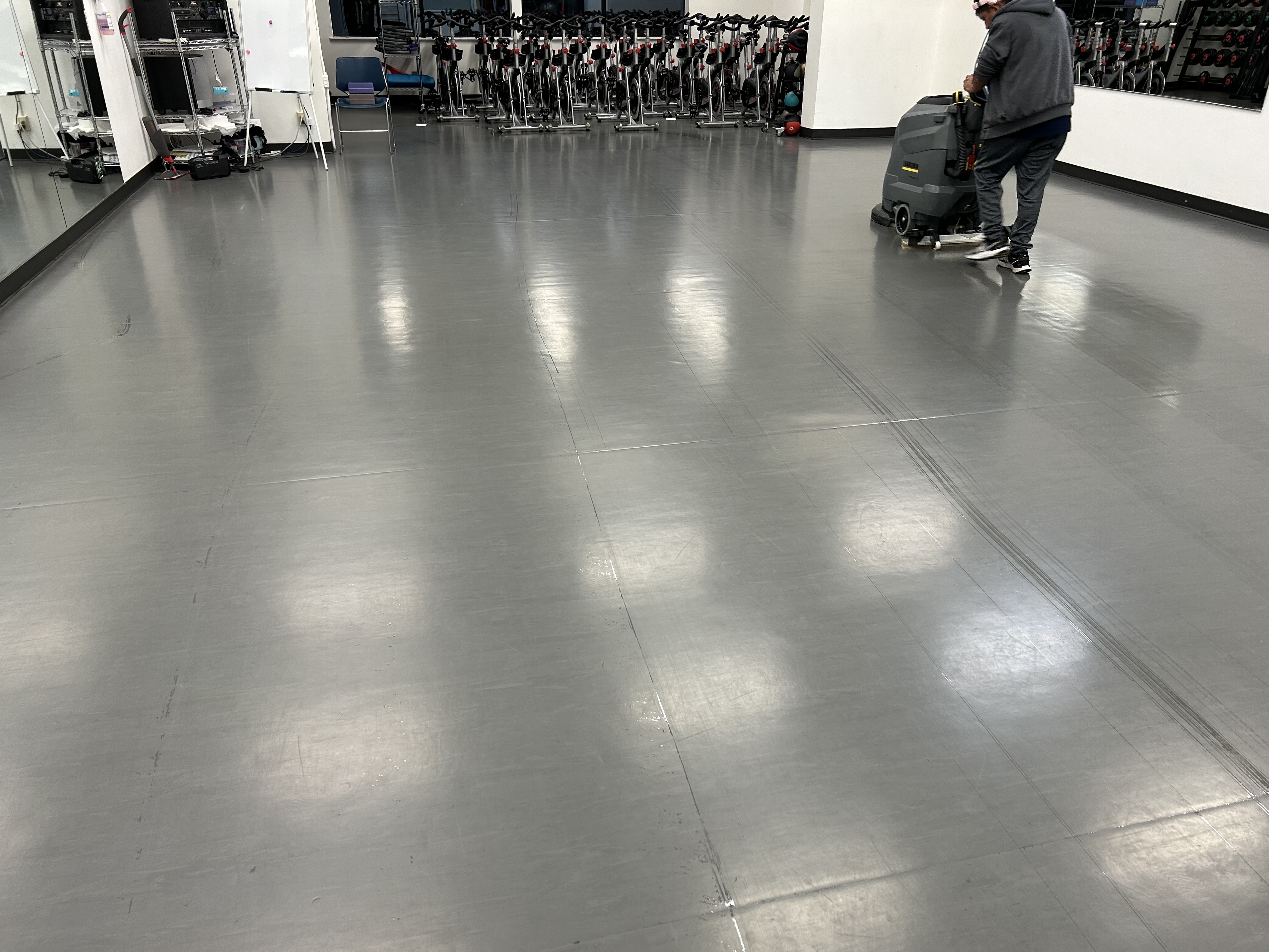 TBM Auto-Scrubbing Gym Floor